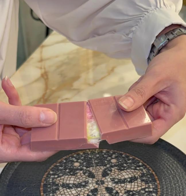 Angel Hair Style Schokolade Pink 75g | Gefüllt mit Pismaniye & Pistaziencreme | Türkische Zuckerwatte Kadayif Halva